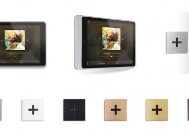 Планшет с крепежом на стену